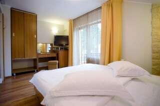 Курортные отели Resort EuroPark Fundata Брашов Двухместный номер с 1 кроватью или 2 отдельными кроватями-5